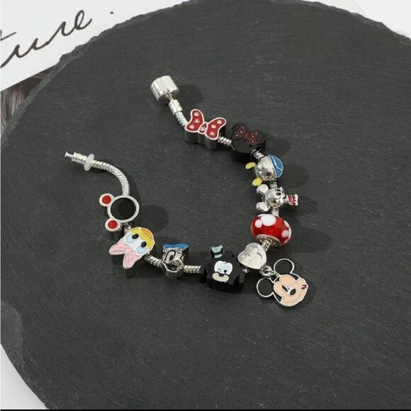 Disney Mickey Minnie Mouse Donald & Daffy Charm Bracelet - Picture 6 of 7